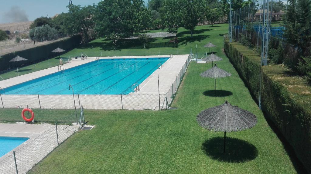 מלון Montearagon Hostal La Aldaba מראה חיצוני תמונה