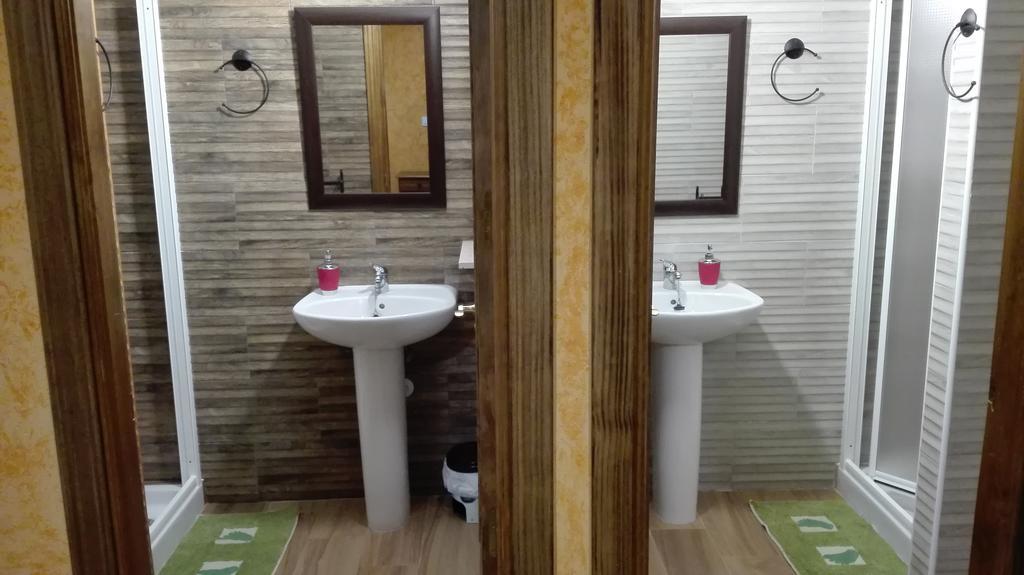 מלון Montearagon Hostal La Aldaba מראה חיצוני תמונה