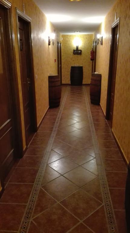 מלון Montearagon Hostal La Aldaba מראה חיצוני תמונה