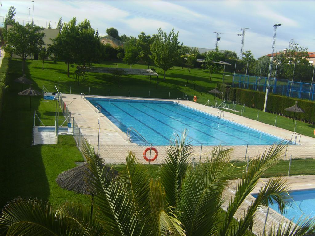 מלון Montearagon Hostal La Aldaba מראה חיצוני תמונה