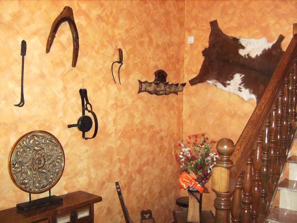 מלון Montearagon Hostal La Aldaba מראה חיצוני תמונה