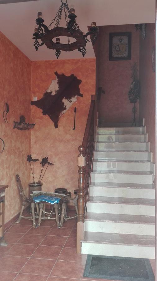 מלון Montearagon Hostal La Aldaba מראה חיצוני תמונה
