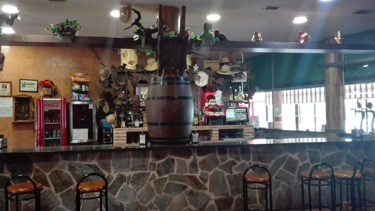 מלון Montearagon Hostal La Aldaba מראה חיצוני תמונה